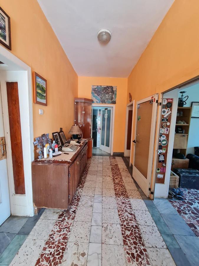 Milingona City Center Hostel Tirana Exterior photo