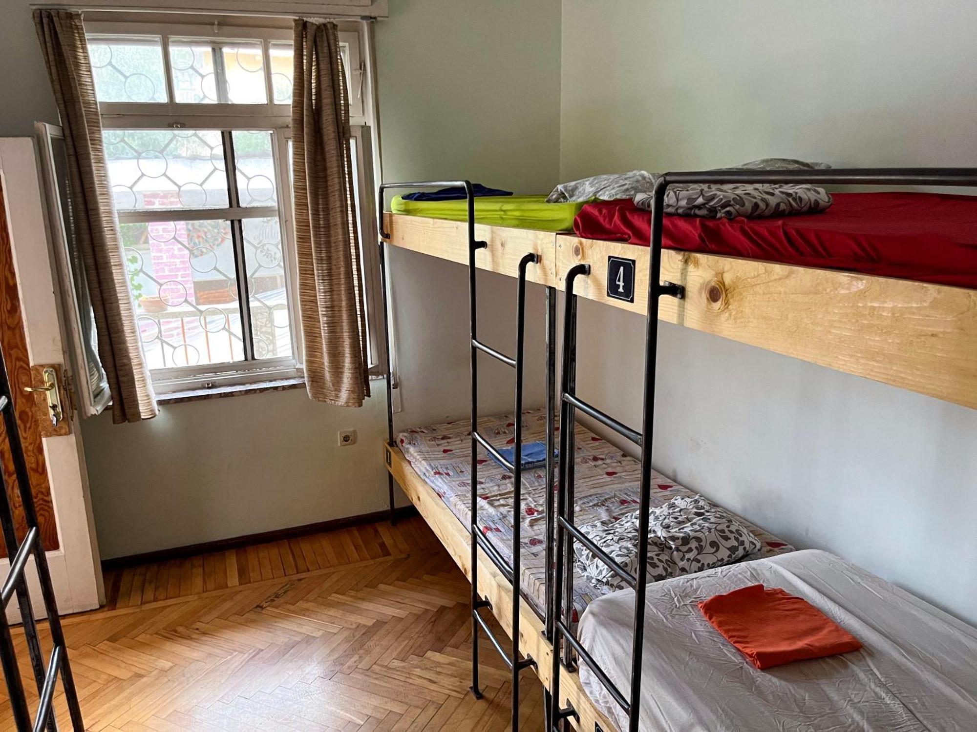 Milingona City Center Hostel Tirana Exterior photo