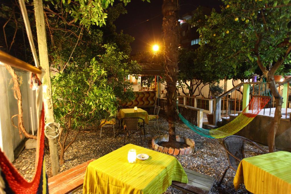 Milingona City Center Hostel Tirana Exterior photo