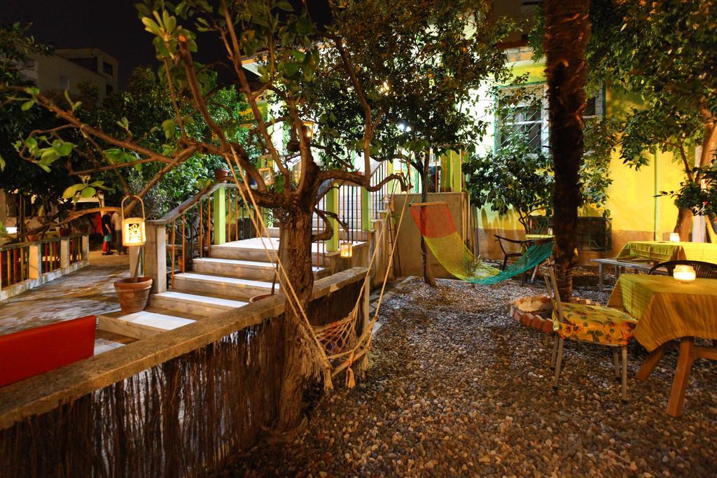 Milingona City Center Hostel Tirana Exterior photo