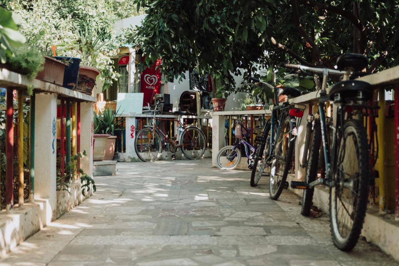 Milingona City Center Hostel Tirana Exterior photo